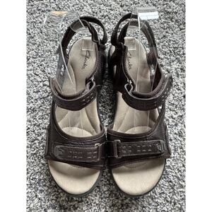 Clarks Leather Hiking Sandals Women’s 9.5 Brown Adjustable Straps Comfort Bed